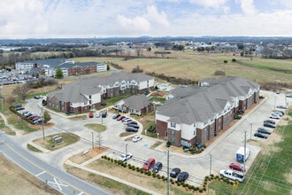 Wood Falls in Lebanon, TN - Foto de edificio - Building Photo