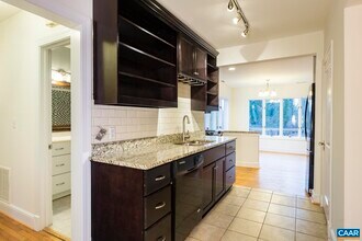 1718 Rugby Ave in Charlottesville, VA - Building Photo - Building Photo