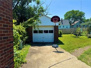 815 Detroit Ave in Youngstown, OH - Building Photo - Building Photo