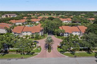 102 Tuscana Ct in Naples, FL - Building Photo