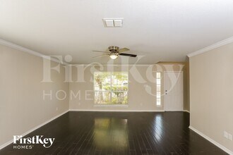 10106 Caspian Ledge in San Antonio, TX - Building Photo - Building Photo