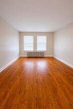 4925 W Henderson St in Chicago, IL - Building Photo - Building Photo