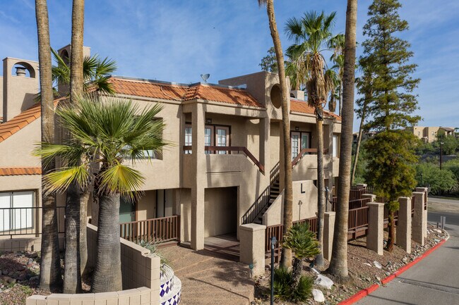 La Vida Condominiums