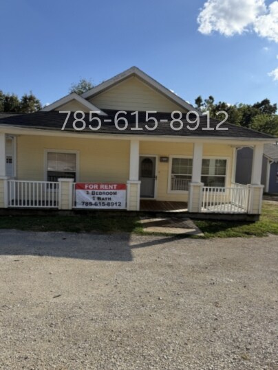 14162 Hwy P in Gravois Mills, MO - Building Photo