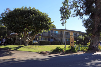 Corals Apartments in Encinitas, CA - Building Photo - Building Photo