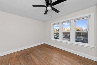 1934 W Estes Ave, Unit 36-2S in Chicago, IL - Building Photo - Building Photo