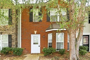 2002 Grove Way in Hampton, GA - Building Photo