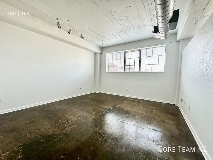 320 W 7th St-Unit -405 in Kansas City, MO - Building Photo