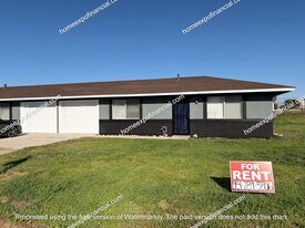 13920 Sierra Mesa Cir in Moreno Valley, CA - Building Photo