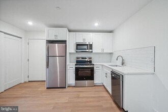 3517 N 16th St-Unit -2F in Philadelphia, PA - Foto de edificio - Building Photo