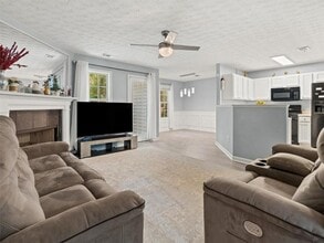 4643 Grand Central Pkwy in Decatur, GA - Building Photo - Building Photo