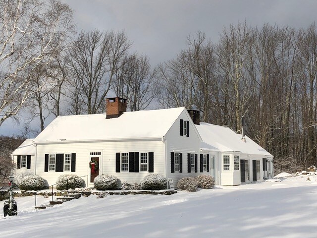 286 Sharon Mountain Rd, Unit Darius'Suite