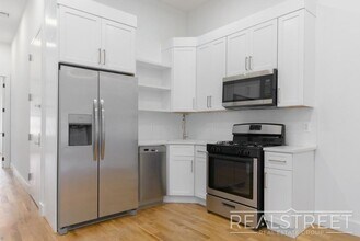 Brand New Large 3 Bed 2 Bath in Bushwick Townhouse! in Brooklyn, NY - Building Photo - Building Photo