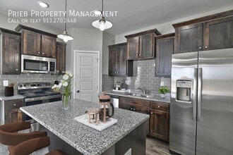 31505 W 170th Terrace in Gardner, KS - Building Photo - Building Photo