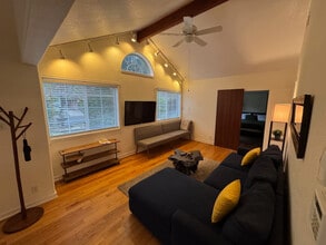 292 Bell Ln in Mill Valley, CA - Building Photo - Building Photo