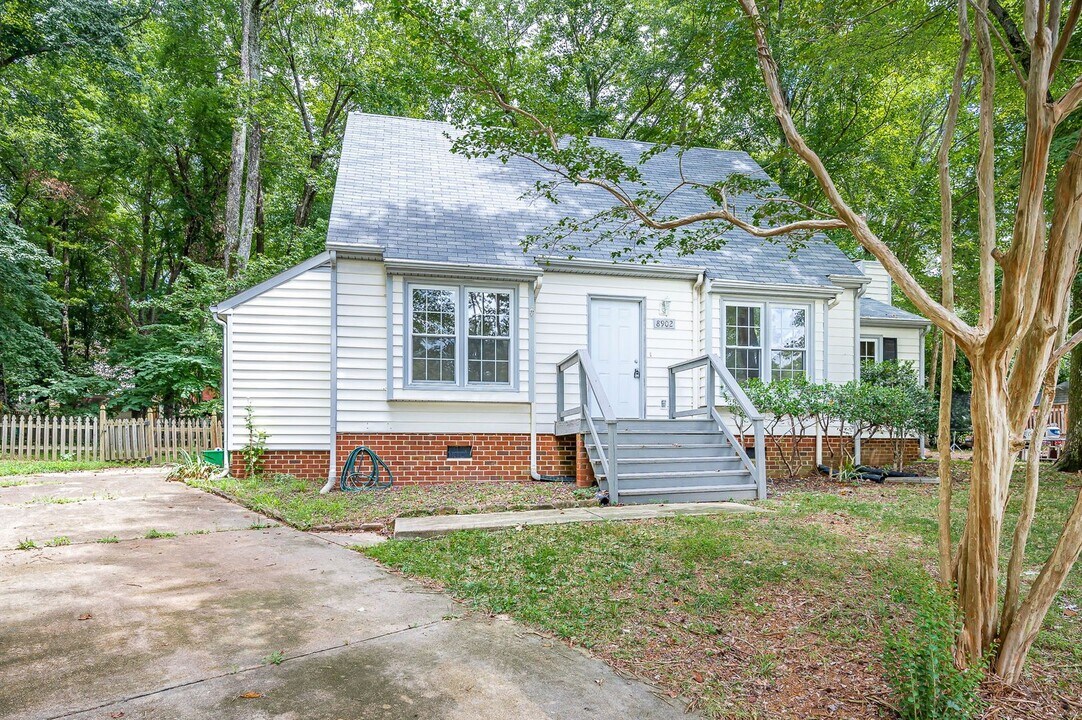 8902 Grinell Ct in Richmond, VA - Building Photo