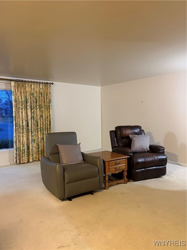 property at 40 Sweetwood Dr N