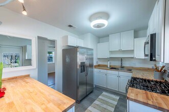 1216 10th St N in Jacksonville Beach, FL - Building Photo - Building Photo