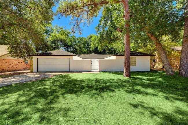 5519 Sheraton Oaks Dr