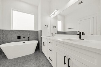 4916 Lavender St in Houston, TX - Building Photo - Building Photo