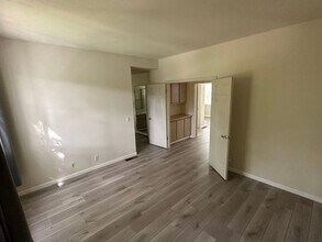 450 Navaro Way in San Jose, CA - Building Photo - Building Photo