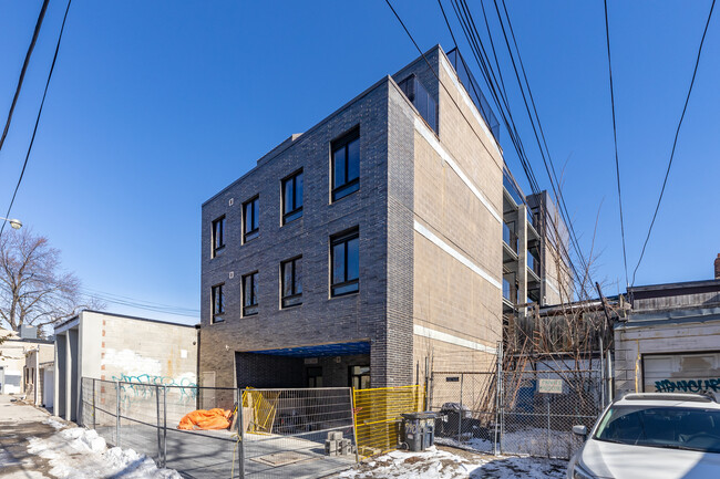 1002 Bathurst St in Toronto, ON - Building Photo - Building Photo