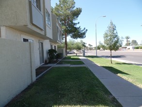 Hallcraft Villas in Glendale, AZ - Building Photo - Other