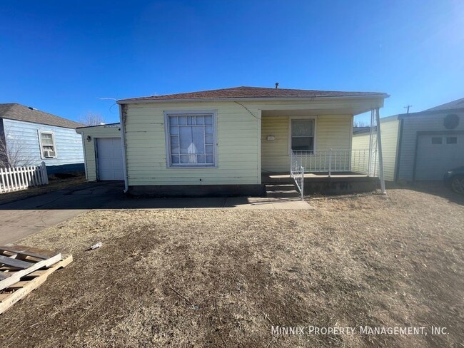 property at 1933 S Seminole St