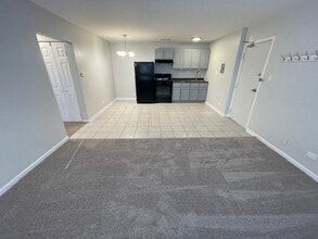 Dryden Homes- 1-21 N Dryden Pl in Arlington Heights, IL - Building Photo - Building Photo