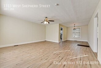 1313 W Shepherd St in Denison, TX - Building Photo - Building Photo
