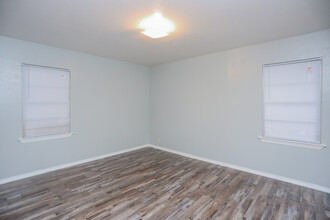 Good Haven Apartments in Dallas, TX - Building Photo - Interior Photo