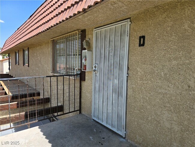 1708 Cordoba Ln in Las Vegas, NV - Building Photo - Building Photo