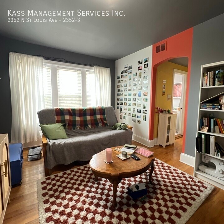 2352 N St Louis Ave in Chicago, IL - Building Photo