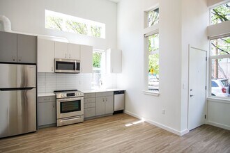 2320 N Vancouver Ave in Portland, OR - Building Photo - Building Photo