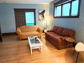 2022 Oakland Ave in Minneapolis, MN - Building Photo - Building Photo