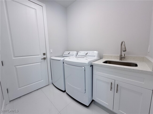 property at 2266 Desoto Blvd S