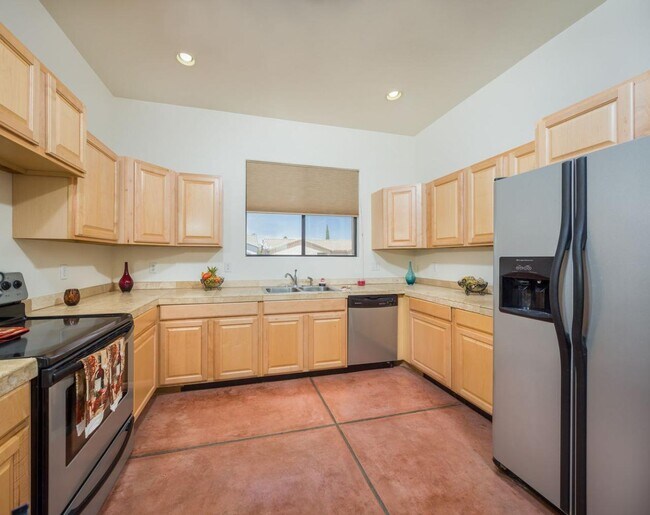 7464 E Poinciana Pl in Tucson, AZ - Building Photo - Building Photo