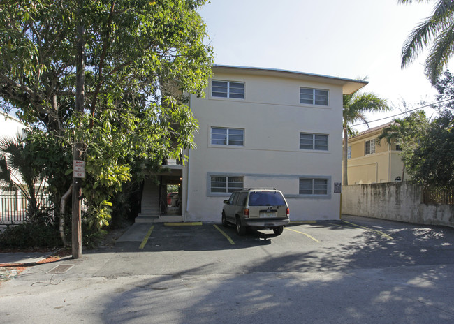 3219 Virginia St in Coconut Grove, FL - Building Photo - Building Photo