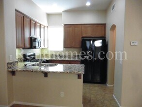 568 Almond Rd in San Marcos, CA - Building Photo - Building Photo