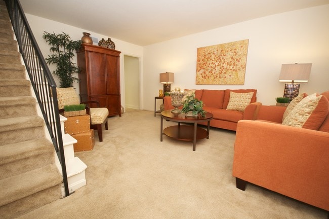 Eastwood Manor in Tuscaloosa, AL - Building Photo - Building Photo