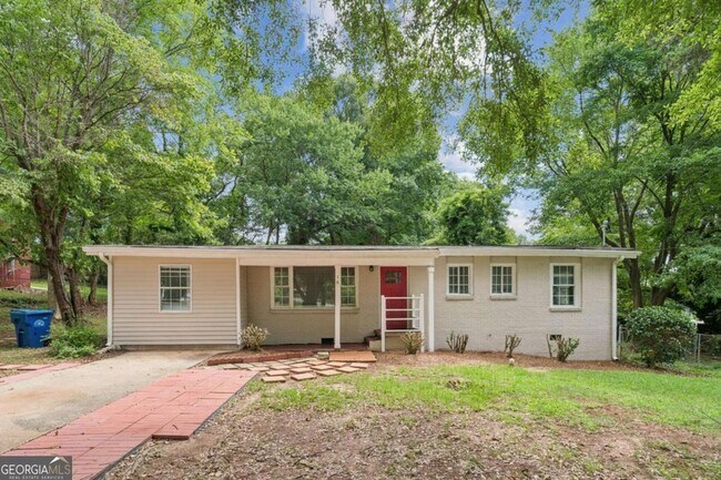 16 Bromack Dr SE in Atlanta, GA - Building Photo - Building Photo