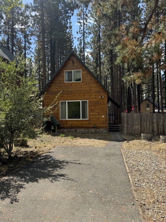1044 Glen Rd in South Lake Tahoe, CA - Building Photo