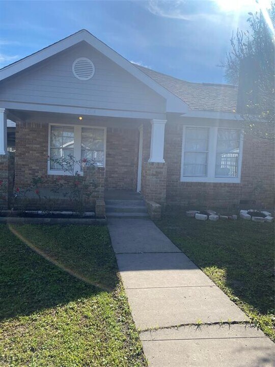 7814 Scanlock St in Houston, TX - Building Photo