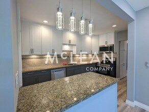 594 Calle Abronia S in Palm Springs, CA - Building Photo - Building Photo
