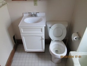 1104 Elizabeth St, Unit #1 in Joliet, IL - Foto de edificio - Building Photo