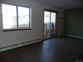 39 Cedar Ct in Middletown, NY - Building Photo - Building Photo