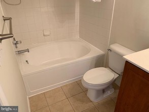 12913 Centre Park Cir-Unit -411 in Herndon, VA - Building Photo - Building Photo