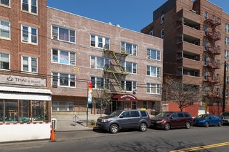 77-07 Woodside Ave in Flushing, NY - Building Photo - Building Photo