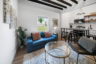 704 Wayne St in Cincinnati, OH - Building Photo