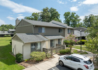 Village Green in Jacksonville, FL - Foto de edificio - Building Photo